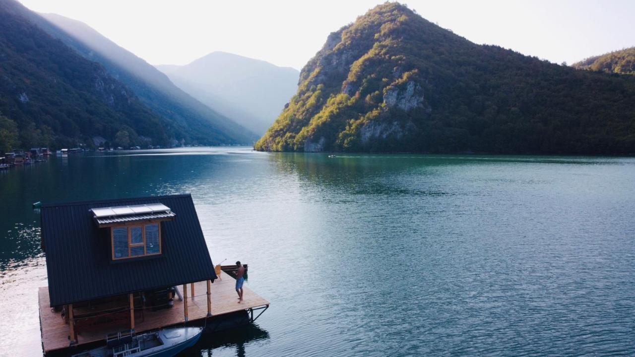 Lake House Perucac Rastiste Bagian luar foto